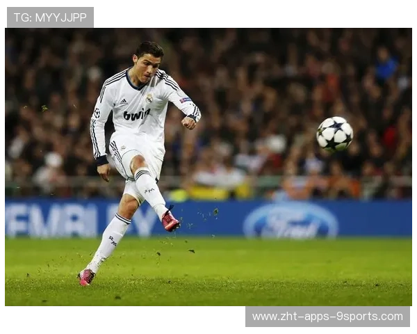 维拉评估C罗式空中统治：空中之王的力量与智慧