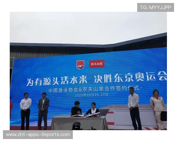 花样游泳表演与交响乐团合作成为剧场级演出